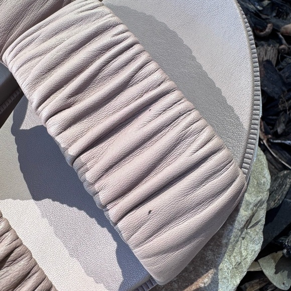 Sorel ROAMING™ TWO STRAP SLIDE FLAT SANDAL in Omega Taupe, size 7 - Picture 2 of 7